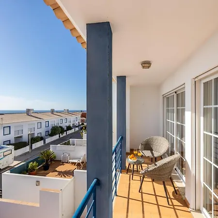 Coolhouses Luz, Lovely 3 Bed Townhouse & Sea Views, Casa Baia Da Vida Holiday home *