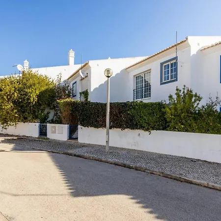 Nyaraló Coolhouses Luz, Lovely 3 Bed Townhouse & Sea Views, Casa Baia Da Vida