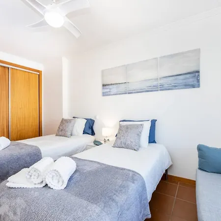 Coolhouses Luz, Lovely 3 Bed Townhouse & Sea Views, Casa Baia Da Vida Nyaraló *