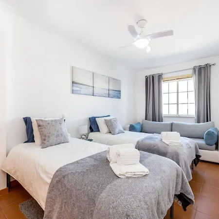 Coolhouses Luz, Lovely 3 Bed Townhouse & Sea Views, Casa Baia Da Vida * Luz