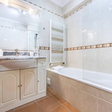 Nyaraló Coolhouses Luz, Lovely 3 Bed Townhouse & Sea Views, Casa Baia Da Vida