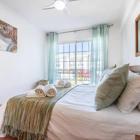 Nyaraló Coolhouses Luz, Lovely 3 Bed Townhouse & Sea Views, Casa Baia Da Vida *