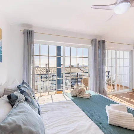 Nyaraló Coolhouses Luz, Lovely 3 Bed Townhouse & Sea Views, Casa Baia Da Vida *