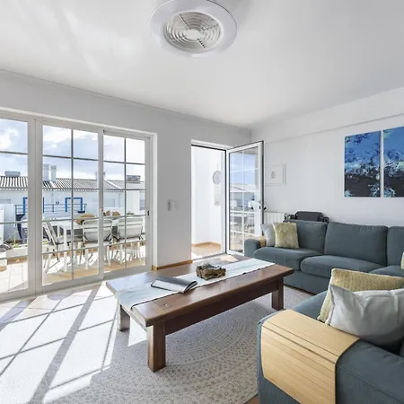 Nyaraló Coolhouses Luz, Lovely 3 Bed Townhouse & Sea Views, Casa Baia Da Vida