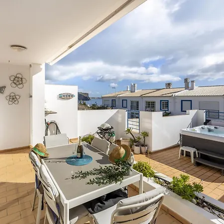 Nyaraló Coolhouses Luz, Lovely 3 Bed Townhouse & Sea Views, Casa Baia Da Vida