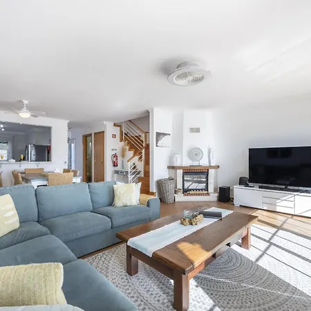 Coolhouses Luz, Lovely 3 Bed Townhouse & Sea Views, Casa Baia Da Vida Luz