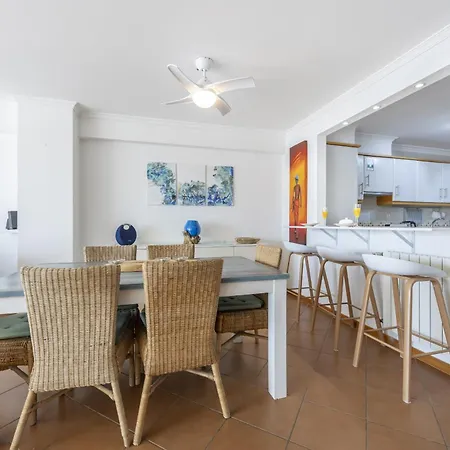 Coolhouses Luz, Lovely 3 Bed Townhouse & Sea Views, Casa Baia Da Vida