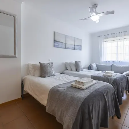 Coolhouses Luz, Lovely 3 Bed Townhouse & Sea Views, Casa Baia Da Vida Nyaraló Luz