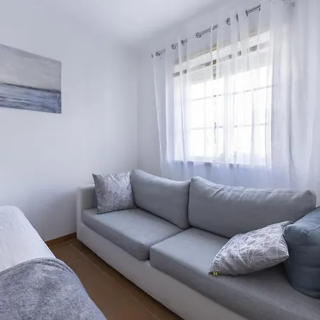 بيت للعطل Coolhouses Luz, Lovely 3 Bed Townhouse & Sea Views, Casa Baia Da Vida