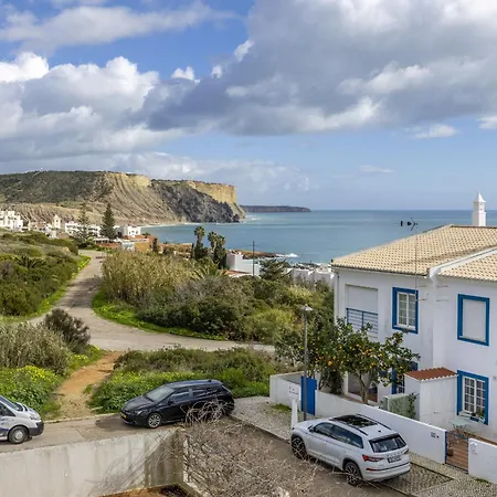 Coolhouses Luz, Lovely 3 Bed Townhouse & Sea Views, Casa Baia Da Vida *