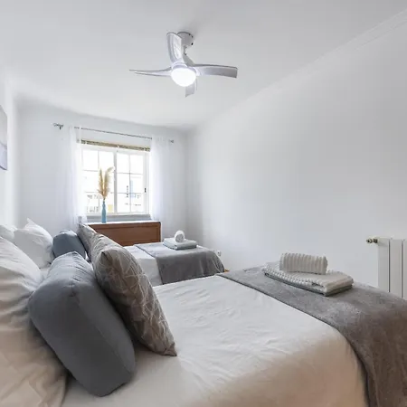 Coolhouses Luz, Lovely 3 Bed Townhouse & Sea Views, Casa Baia Da Vida Hébergement de vacances