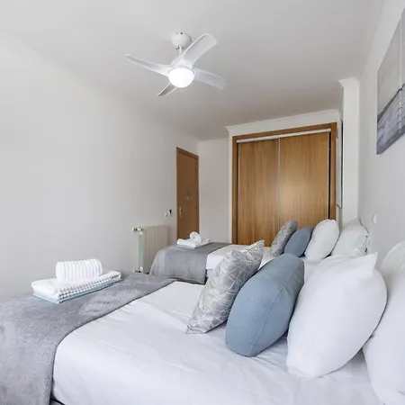 Coolhouses Luz, Lovely 3 Bed Townhouse & Sea Views, Casa Baia Da Vida Hébergement de vacances *
