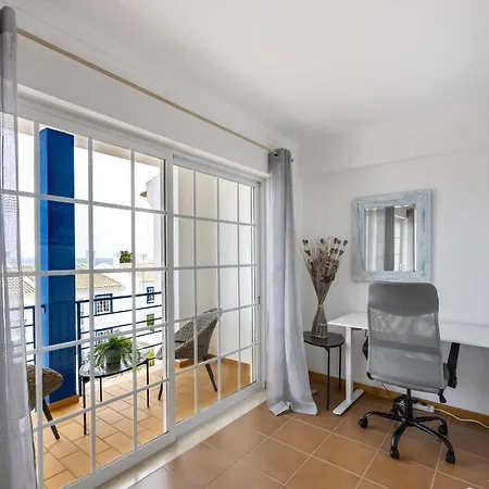 Hébergement de vacances Coolhouses Luz, Lovely 3 Bed Townhouse & Sea Views, Casa Baia Da Vida