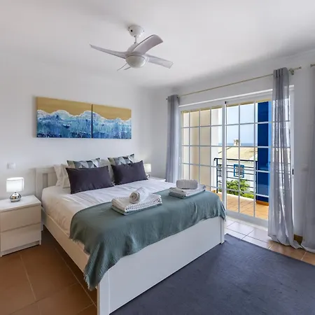 Coolhouses Luz, Lovely 3 Bed Townhouse & Sea Views, Casa Baia Da Vida Hébergement de vacances *