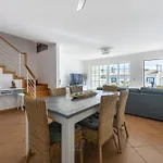 度假居 Coolhouses Luz, Lovely 3 Bed Townhouse & Sea Views, Casa Baia Da Vida *