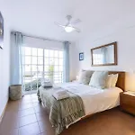 Coolhouses Luz, Lovely 3 Bed Townhouse & Sea Views, Casa Baia Da Vida 度假居 Luz