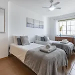 Coolhouses Luz, Lovely 3 Bed Townhouse & Sea Views, Casa Baia Da Vida *