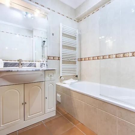 Coolhouses Luz, Lovely 3 Bed Townhouse&sea Views, Casa Baía Da Vida *